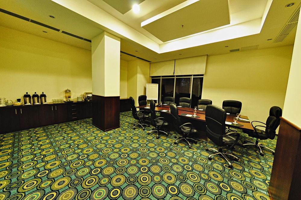 Courtyard By Marriott Guayaquil Hotel Ngoại thất bức ảnh