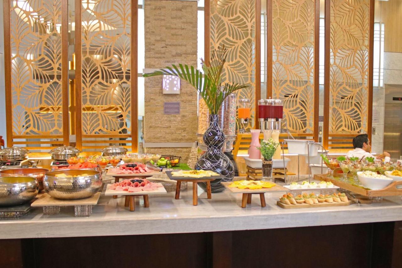 Courtyard By Marriott Guayaquil Hotel Ngoại thất bức ảnh