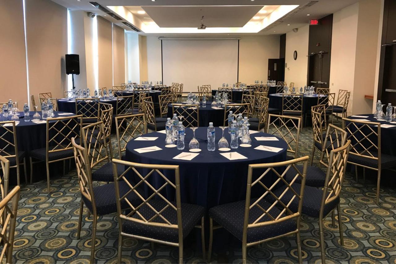 Courtyard By Marriott Guayaquil Hotel Ngoại thất bức ảnh