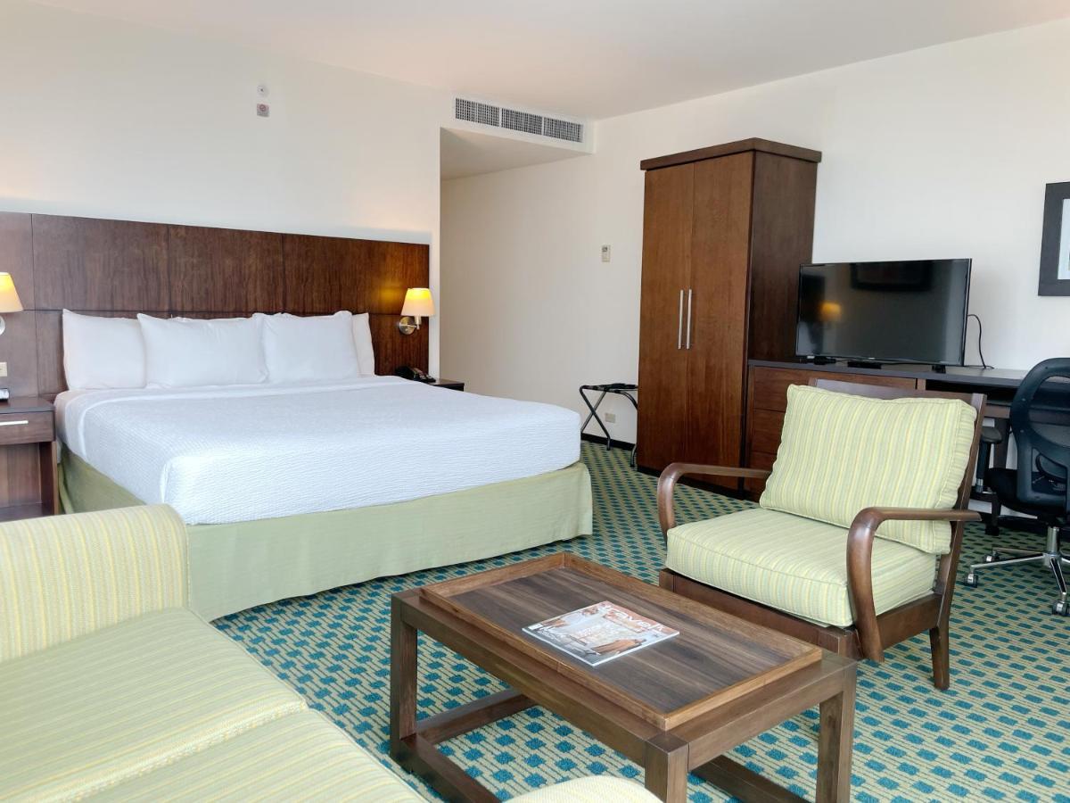 Courtyard By Marriott Guayaquil Hotel Ngoại thất bức ảnh