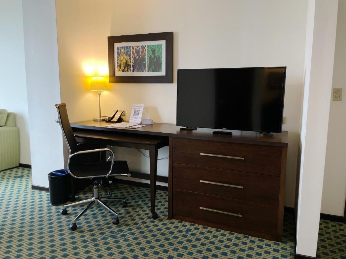Courtyard By Marriott Guayaquil Hotel Ngoại thất bức ảnh