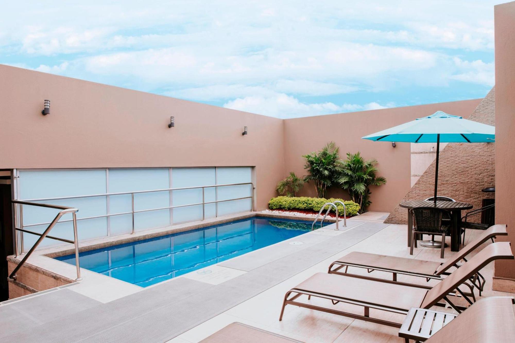 Courtyard By Marriott Guayaquil Hotel Ngoại thất bức ảnh